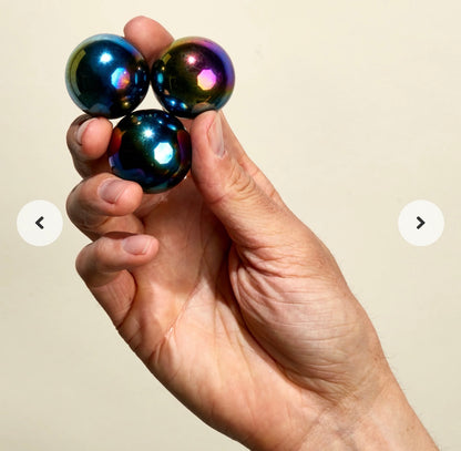 Supers. - Giant Magnet Balls